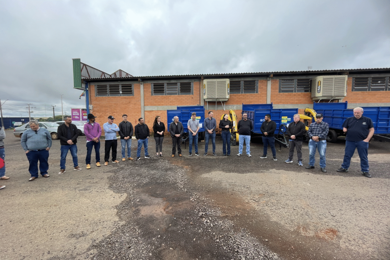 Município entrega novos implementos agrícolas e reforça patrulhas rurais 4 Heloisa L 6 6