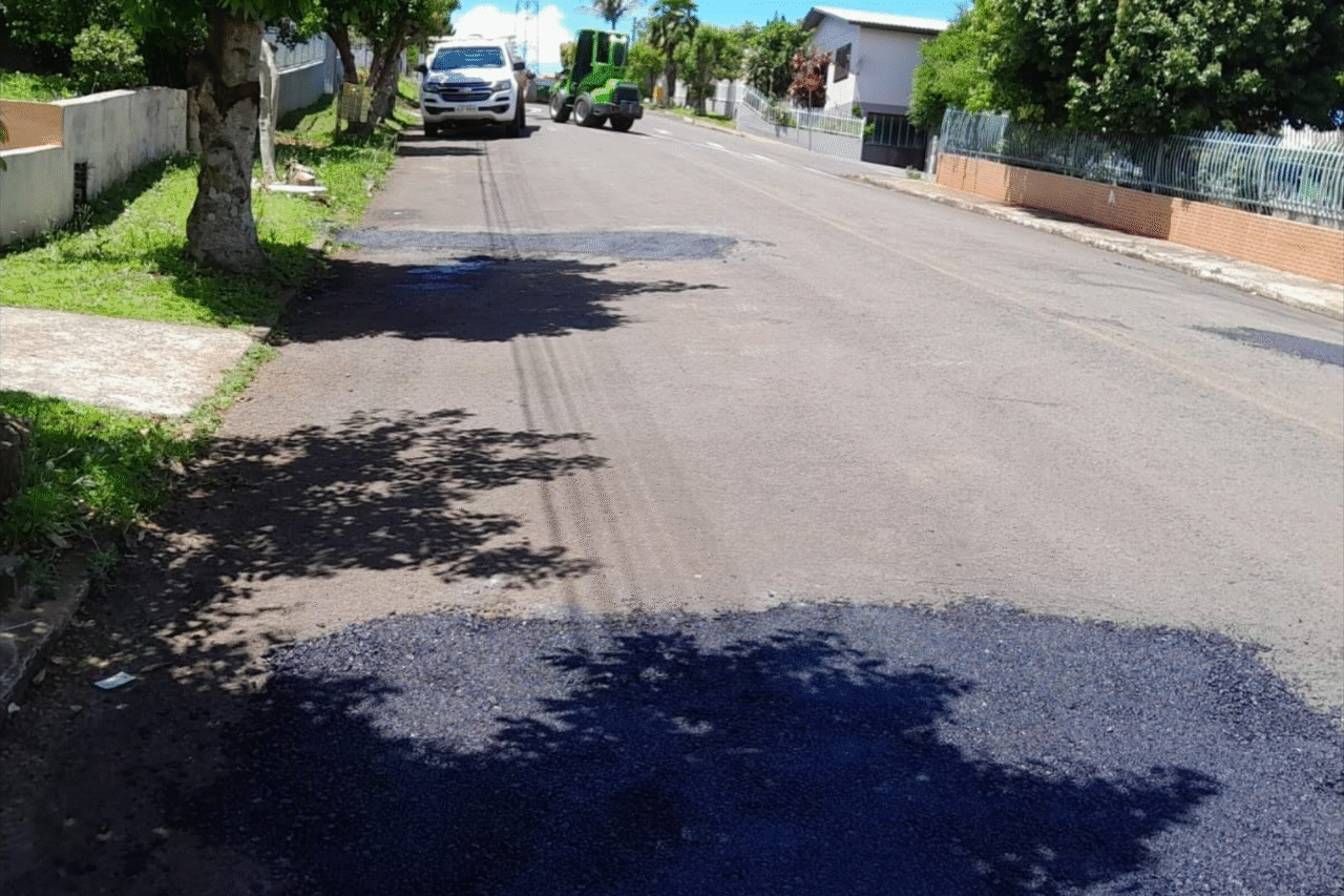 São José do Cedro reforça manutenção viária com operação tapa-buracos 6 Heloisa L 9 2