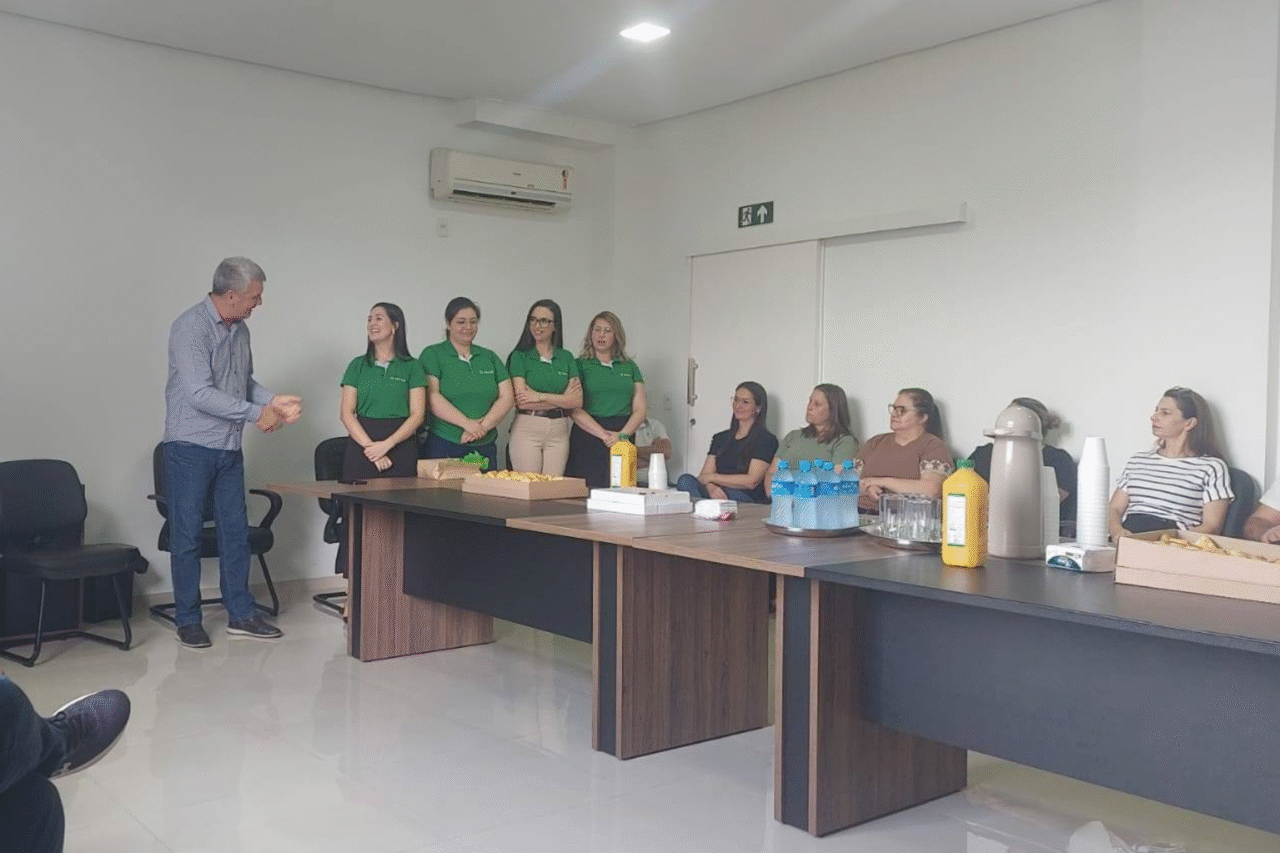 Evento reuniu servidores e secretários municipais para fortalecer parcerias e reconhecer a colaboração com a administração pública