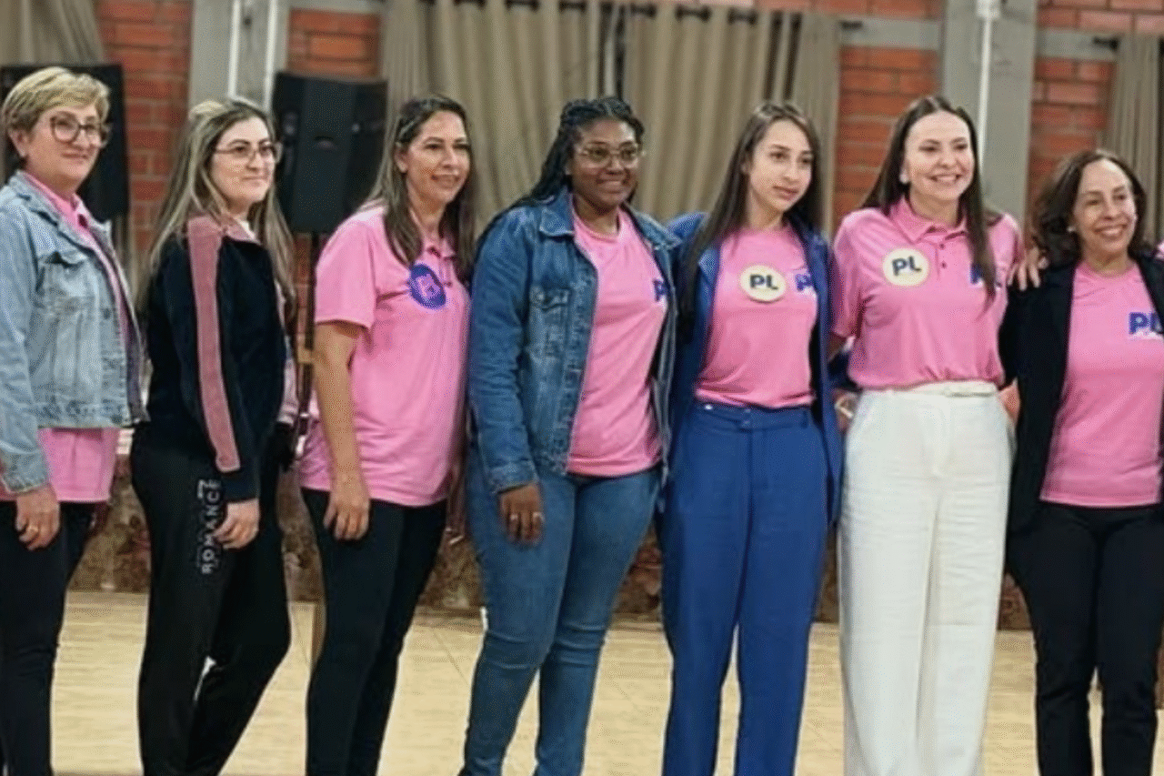 Gilmara Valduga é a nova presidente do PL Mulher de Dionísio Cerqueira 4 Gil, como é mais conhecida assumiu a presidência do PL Mulher e destacou a importância da participação feminina na política local e regional