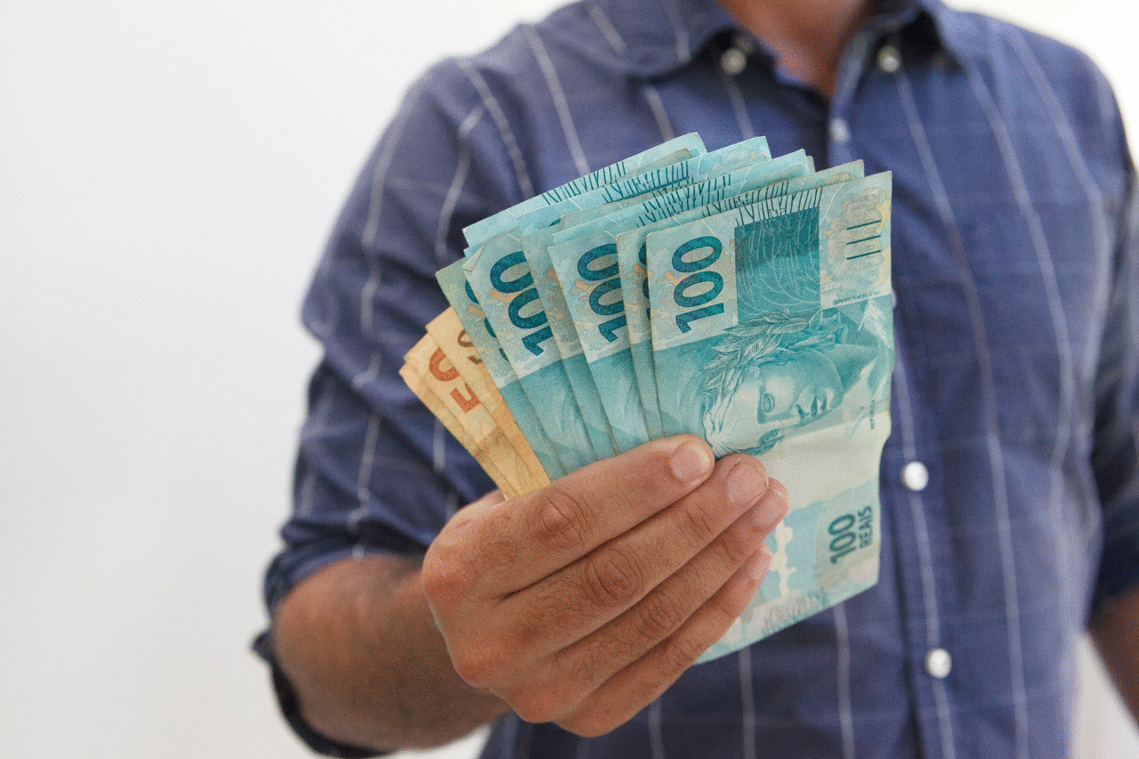 Pagamento do 13º do INSS começa para segurados que tiveram benefício concedido a partir de maio; consulta já está disponível e calendário vai até 5 de dezembro