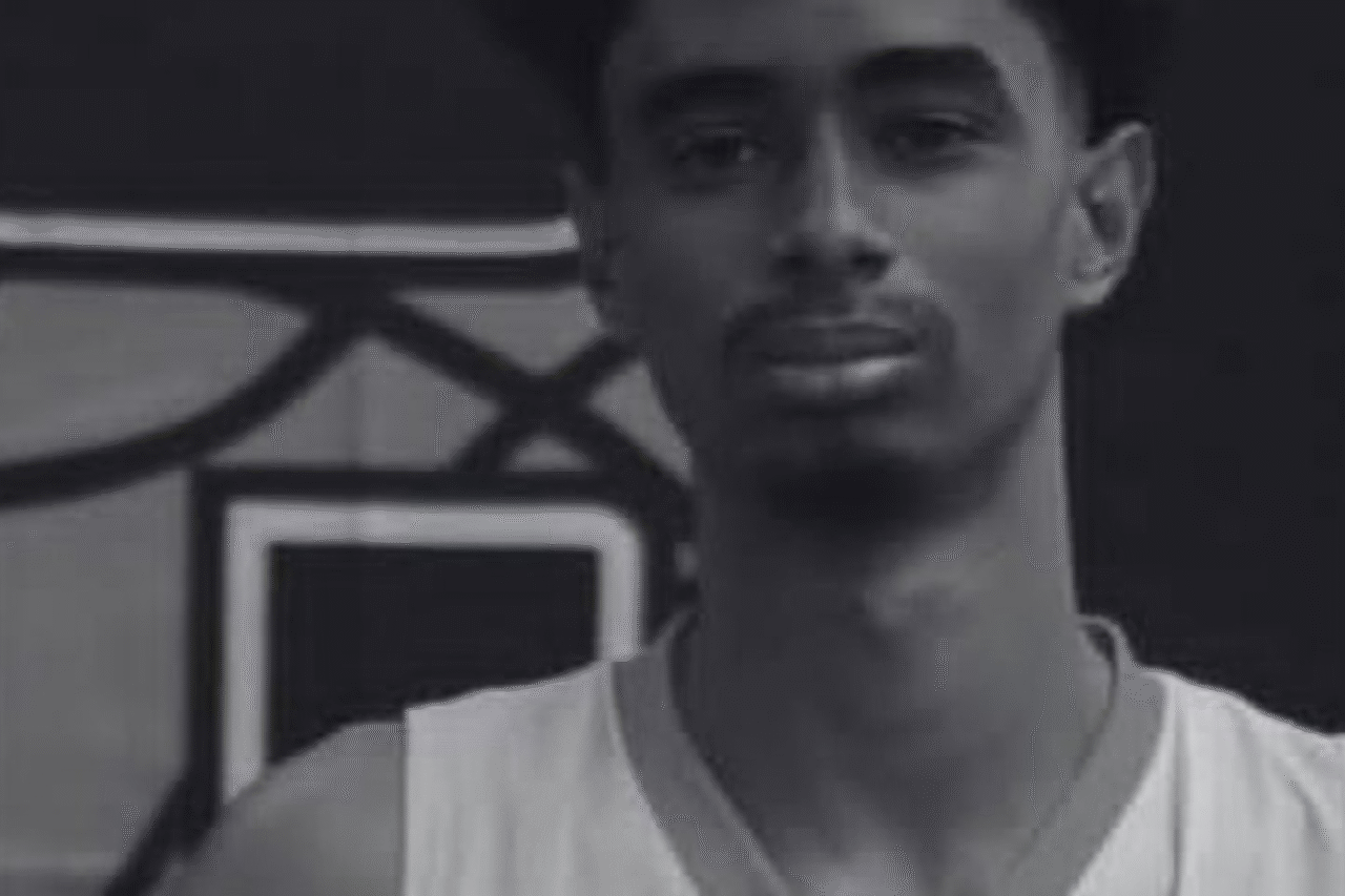 Adolescente de 17 anos morre após ser atingido por tabela de basquete em quadra pública no Itaim Paulista; Prefeitura interdita o local e caso é investigado.