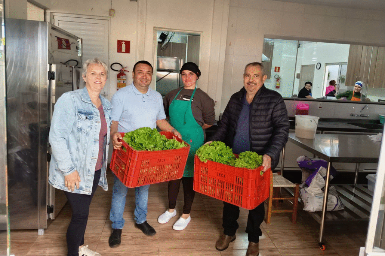 Horta Municipal promove doação de alimentos às instituições beneficentes 4 crys 35
