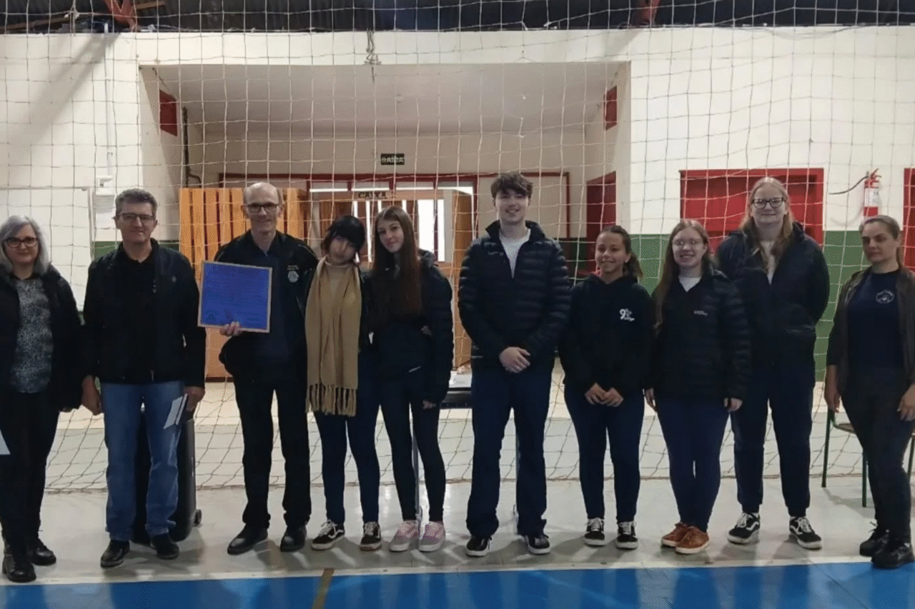 Escola de São José do Cedro ajuda a levar água para moradores de Moçambique 11 crys 41 1
