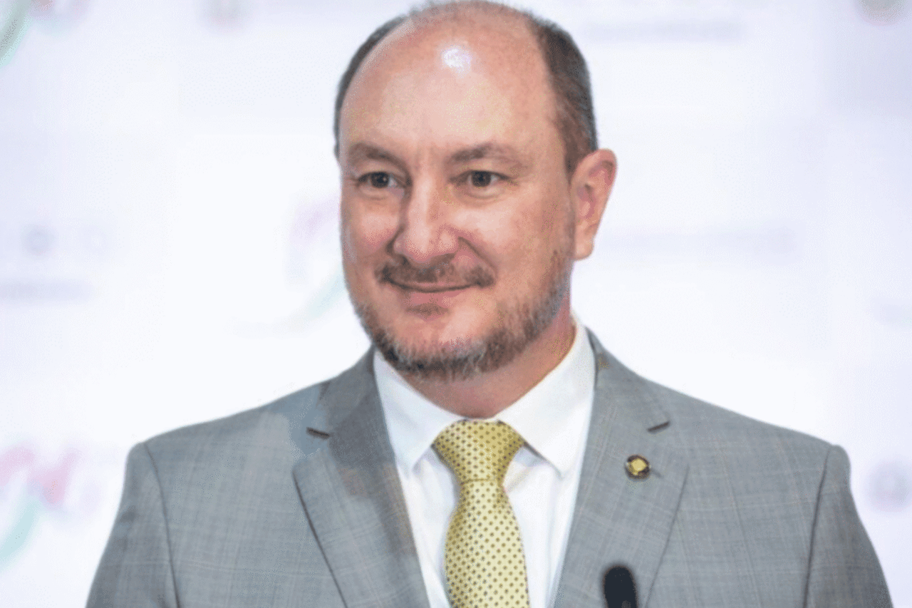 Mauro De Nadal destaca prioridades para ampliar hospitais do Oeste de SC, com foco em hemodiálise, hemocentro e novas estruturas regionais.