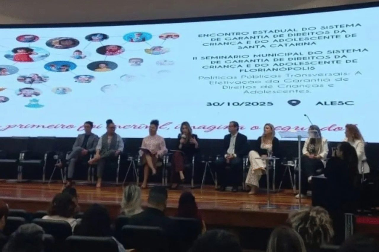 Durante o encontro estadual em Florianópolis houve a atualização sobre políticas públicas e fortalecimento da rede de proteção à infância e adolescência