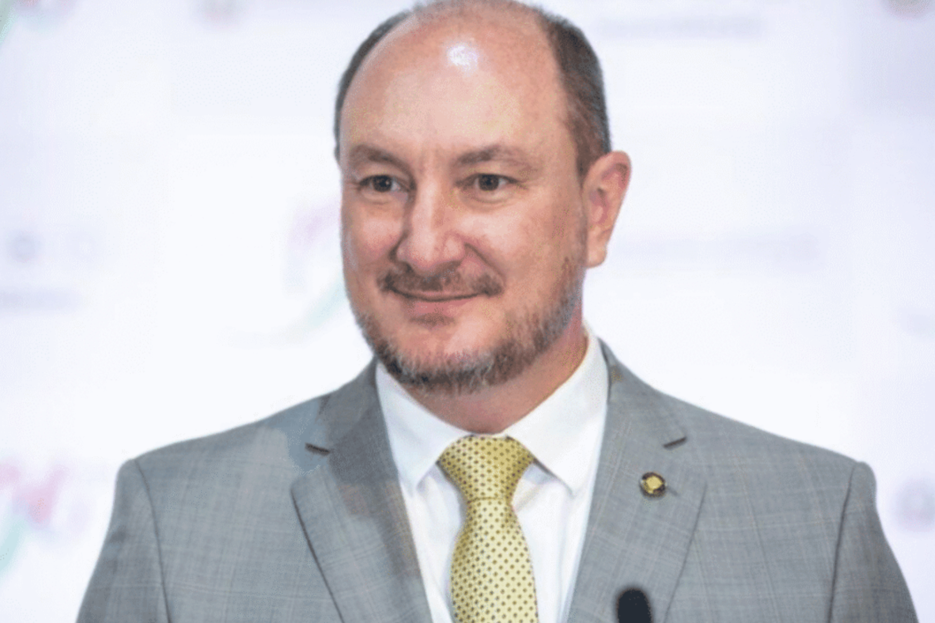 SC intensifica ações para valorizar cadeia do leite e mira exportações com novo laboratório em Pinhalzinho 3 Santa Catarina fortalece a cadeia do leite com novo laboratório em Pinhalzinho; Mauro de Nadal destaca foco em exportações e maior renda ao produtor rural.