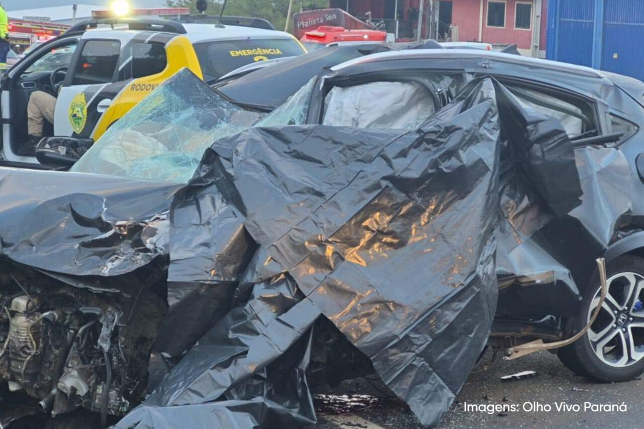 Uma pessoa morreu e quatro ficaram feridas em acidente com ônibus de banda e veículo na BR-158 5 O acidente ocorreu na madrugada deste domingo e deixou uma pessoa morta e vários feridos. A banda havia feito apresentação em Pato Branco