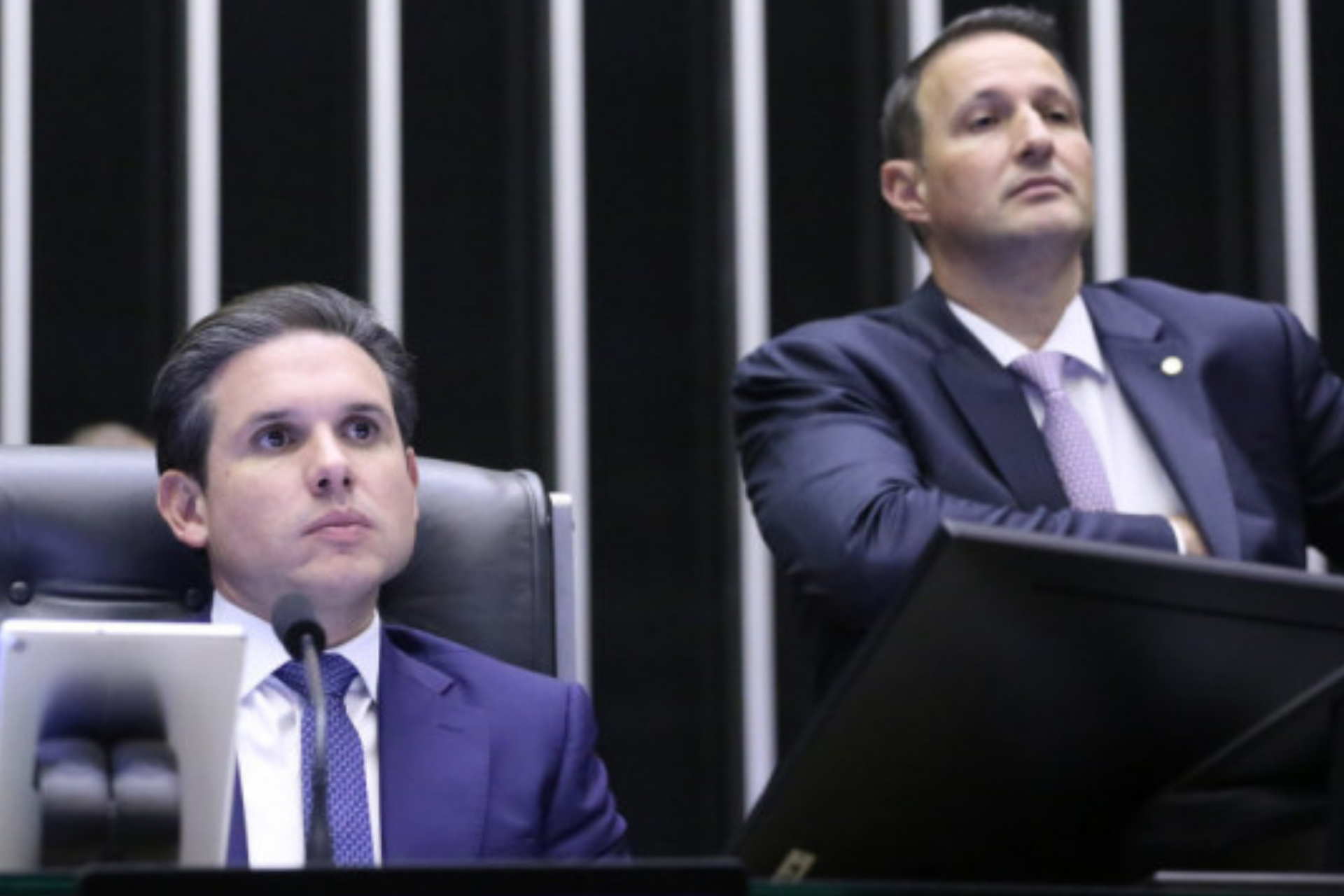 Câmara aprova PL Antifacção sem mudanças pedidas pelo governo 5 Câmara aprova PL Antifacção sem mudanças pedidas pelo governo