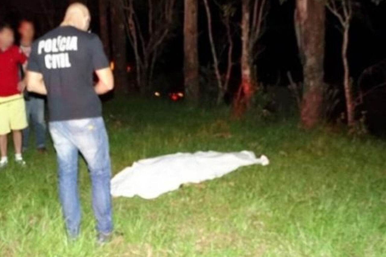 Acusados de homicídio em Bom Jesus do Sul vão a júri popular após 9 anos 4 Crime ocorreu em fevereiro de 2016 e vitimou Almeri Soares de Souza. Os acusados serão julgados pelo tribunal do Júri da Comarca de Barracão