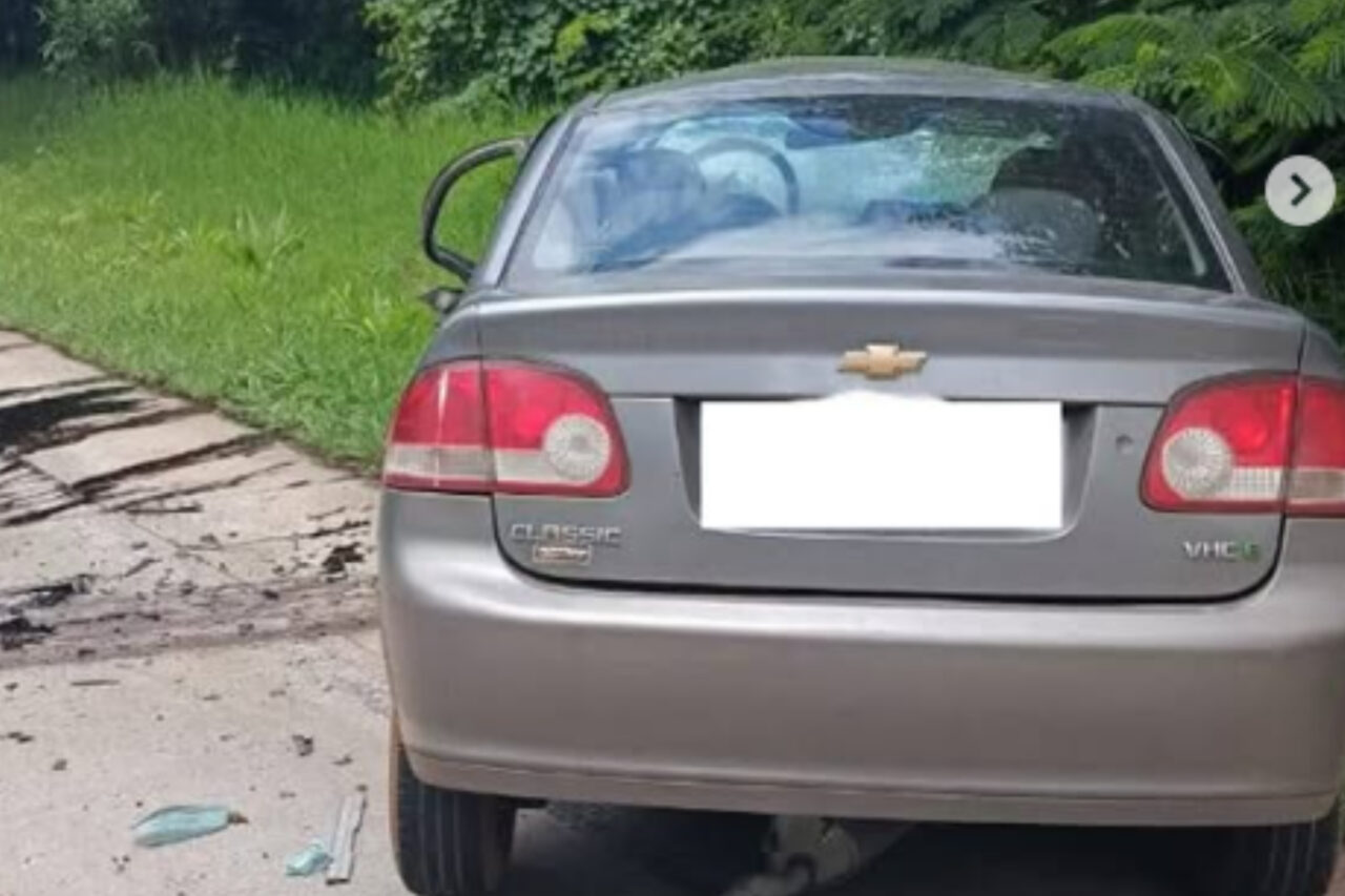 Mulher morre em grave acidente entre dois carros e caminhão na BR 163, em São José do Cedro 4 O acidente ocorreu no início da tarde desta terça-feira. A vítima fatal seria uma mulher que conduzia um GM Corsa