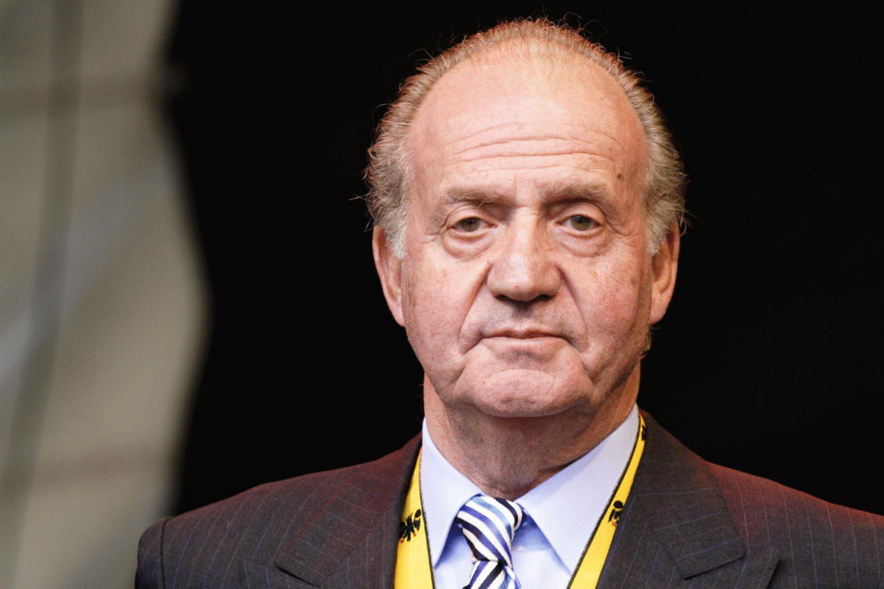 Ex-rei Juan Carlos revela em livro que matou o irmão por acidente em 1956