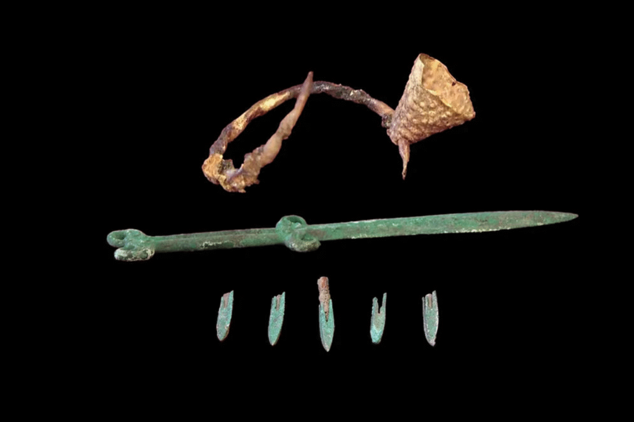 Descoberta rara no Cazaquistão revela túmulo intacto de guerreiro Saka de 2.700 anos