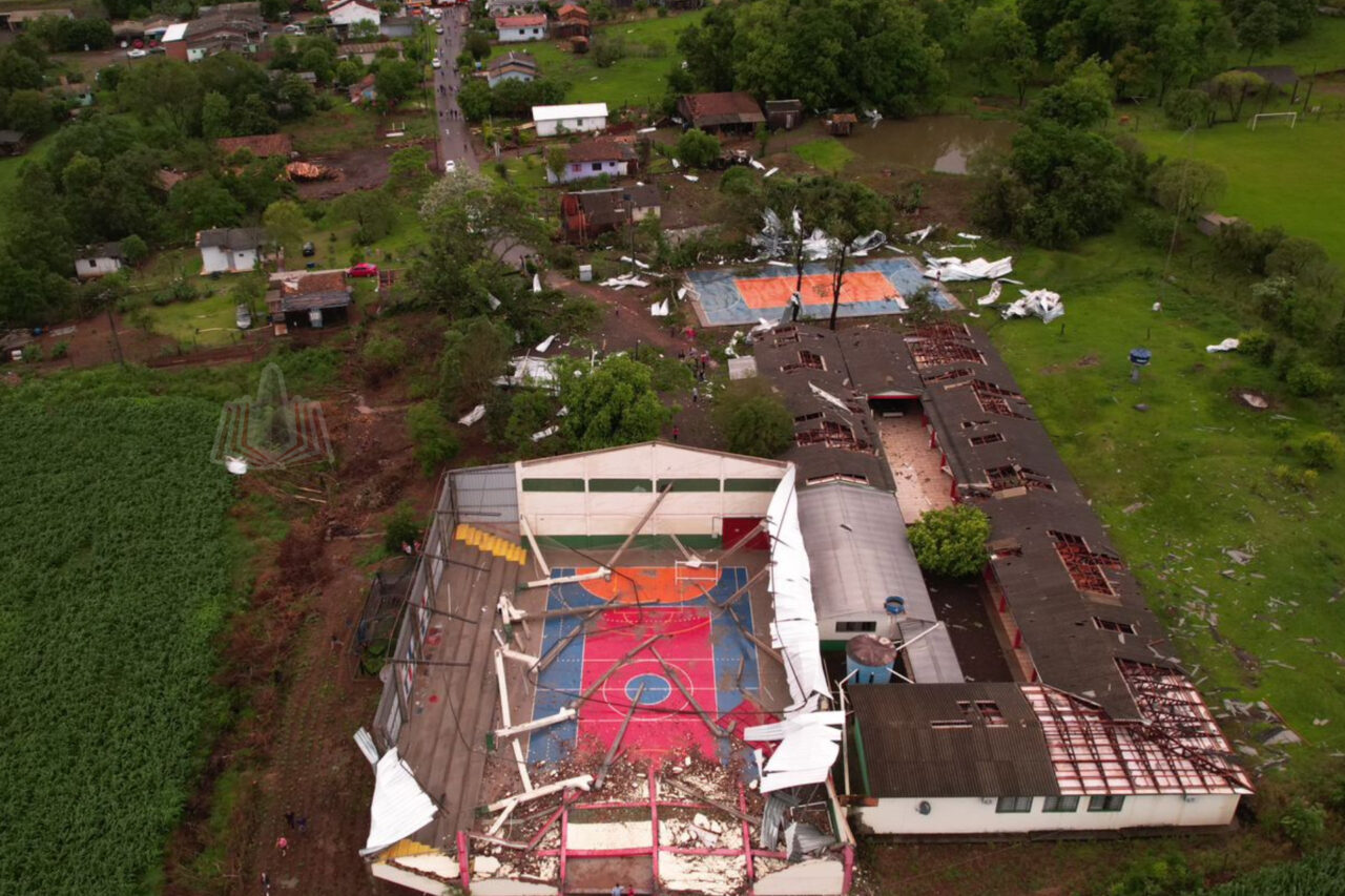 Segundo as informações, na casa havia 8 argentinos que estariam no local à trabalho, dois deles ficaram feridos