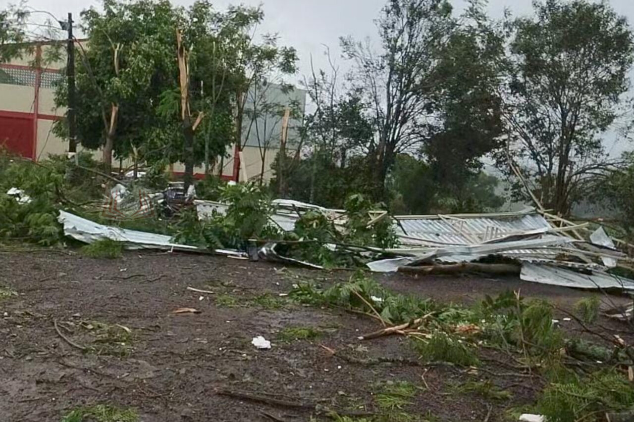Segundo as informações, na casa havia 8 argentinos que estariam no local à trabalho, dois deles ficaram feridos