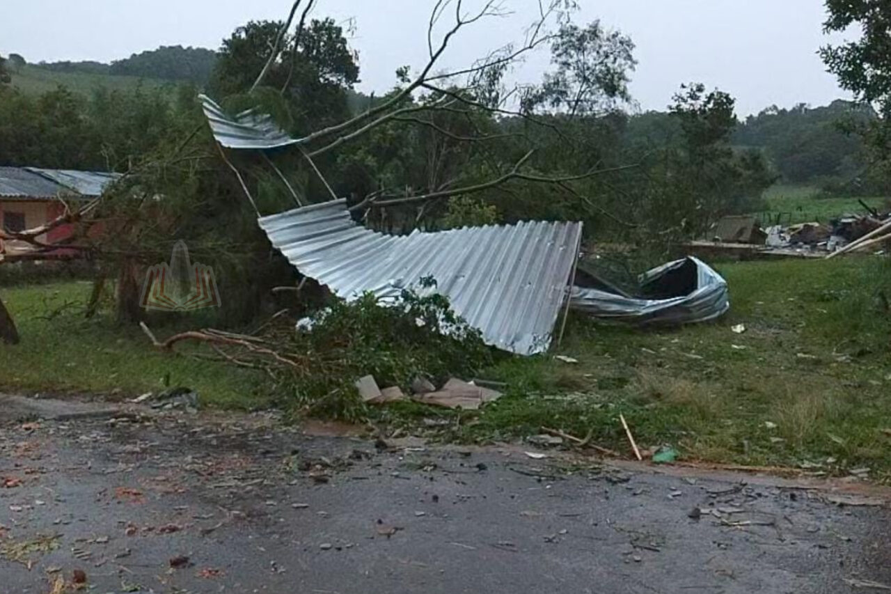 Segundo as informações, na casa havia 8 argentinos que estariam no local à trabalho, dois deles ficaram feridos