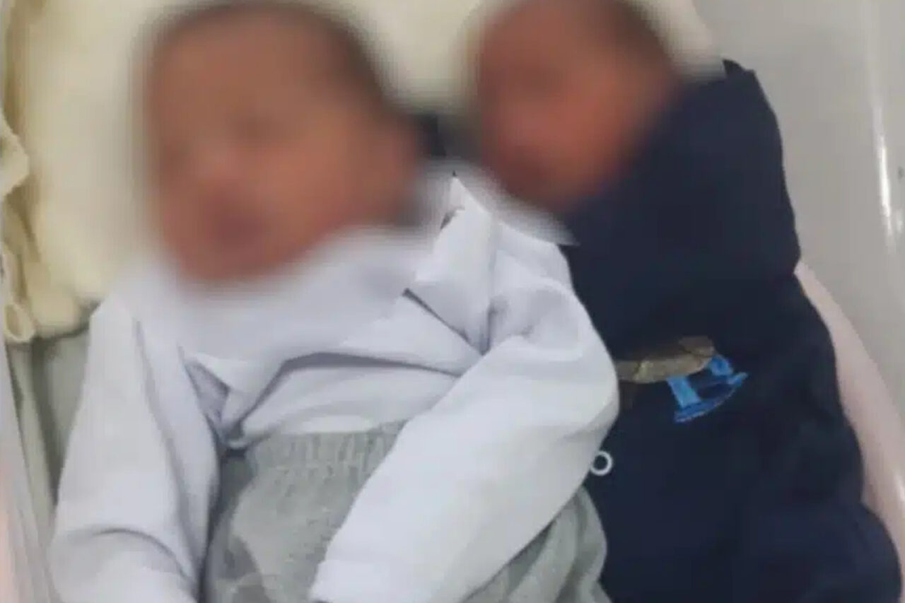 Jovem mãe descobre que gêmeos de 8 meses têm pais diferentes após teste de DNA 3 A jovem mãe disse que após os resultados do teste de DNA terem saído, ela se lembrou que havia tido relação com outro homem no mesmo dia