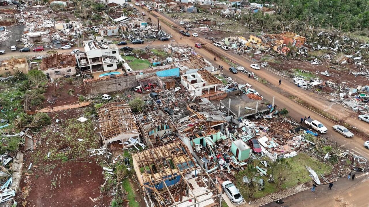 rio bonito do iguacu tornado 10