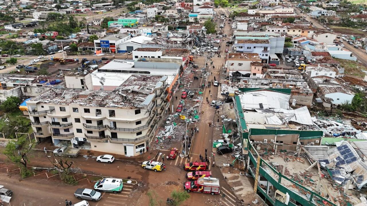 rio bonito do iguacu tornado 15