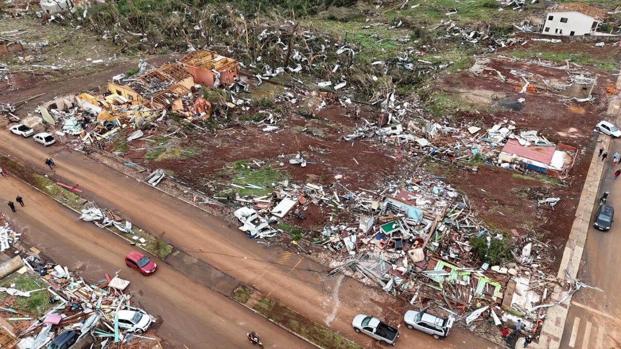rio bonito do iguacu tornado 20