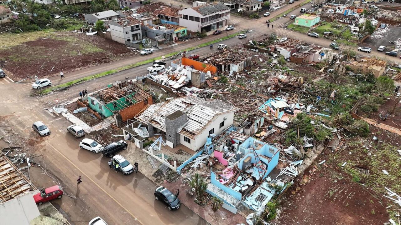 rio bonito do iguacu tornado 23