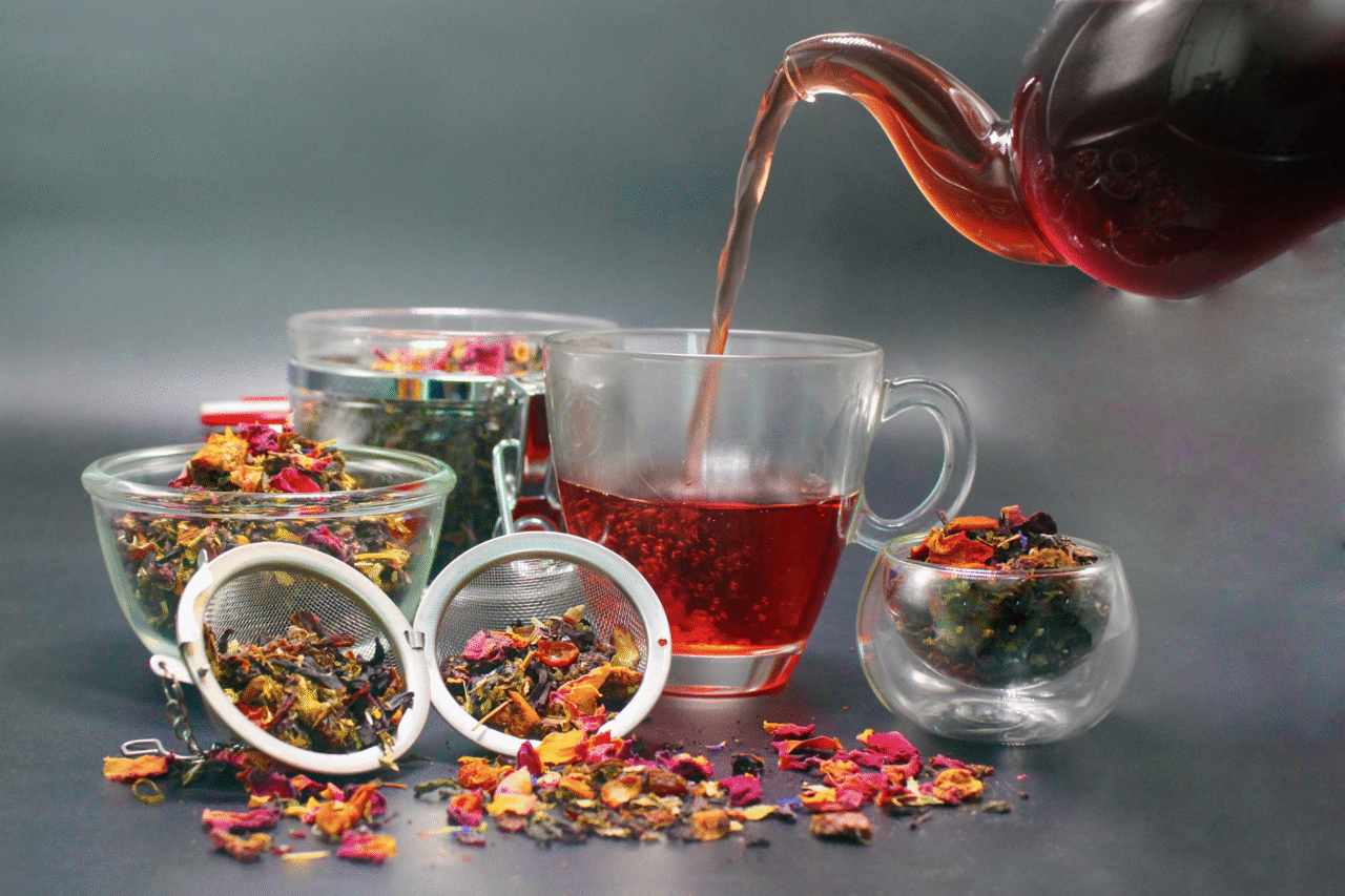 Dores de cabeça podem diminuir com chás e métodos caseiros surpreendentes