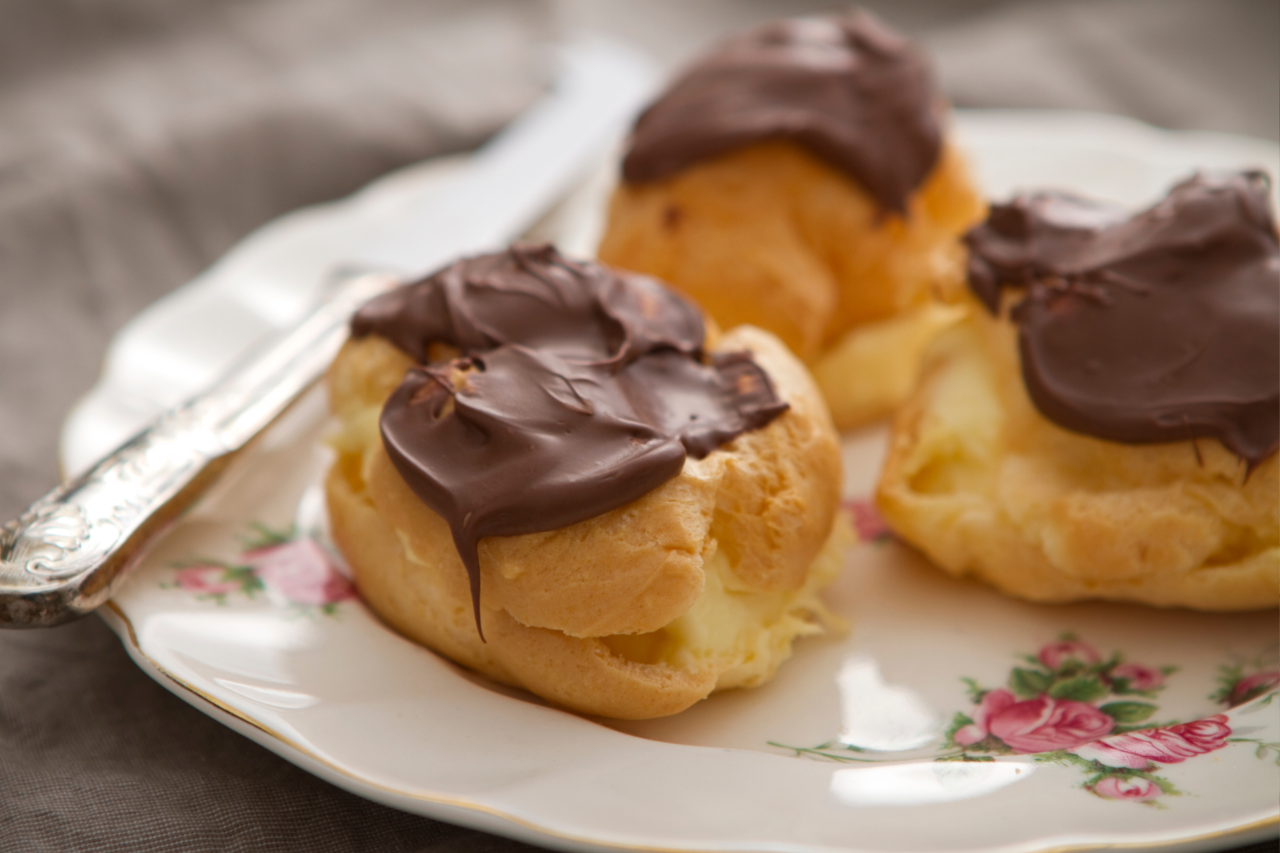 Carolina recheada perfeita: a receita clássica da confeitaria que encanta pelo sabor e pela delicadeza 3 Carolina recheada perfeita: a receita clássica da confeitaria que encanta pelo sabor e pela delicadeza