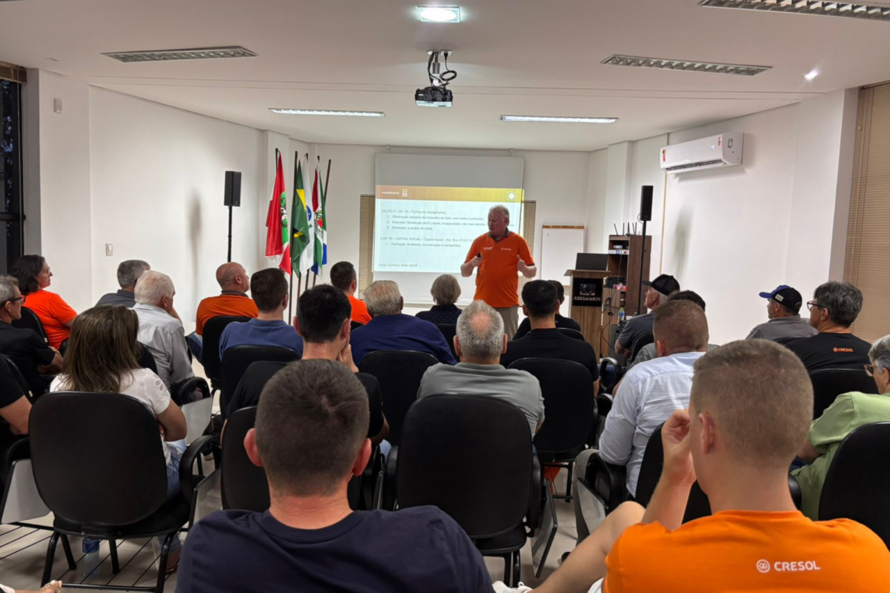Assembleia Extraordinária da Cresol Evolução marca avanços na governança e modernização da cooperativa 3 Heloisa L 76 1