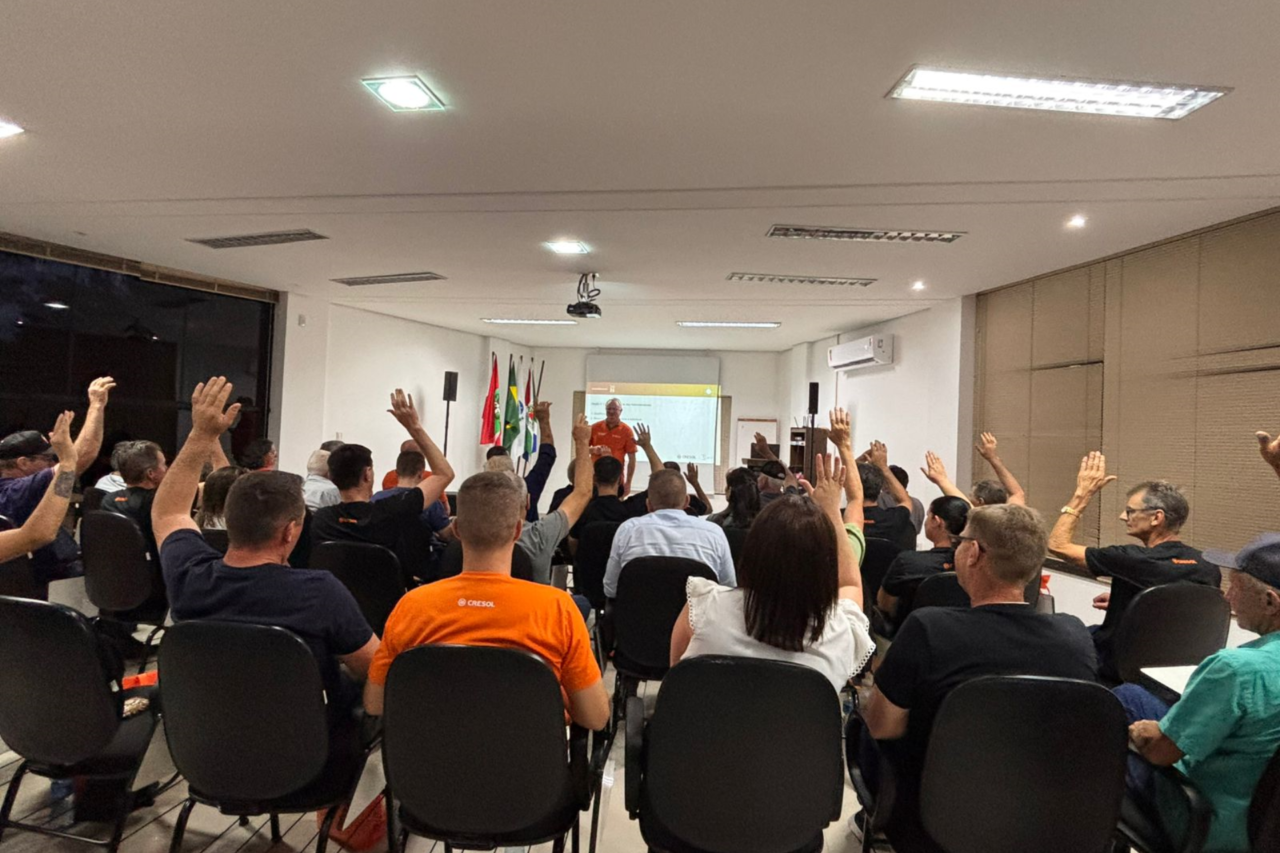 Assembleia Extraordinária da Cresol Evolução marca avanços na governança e modernização da cooperativa 12 Heloisa L 77 1