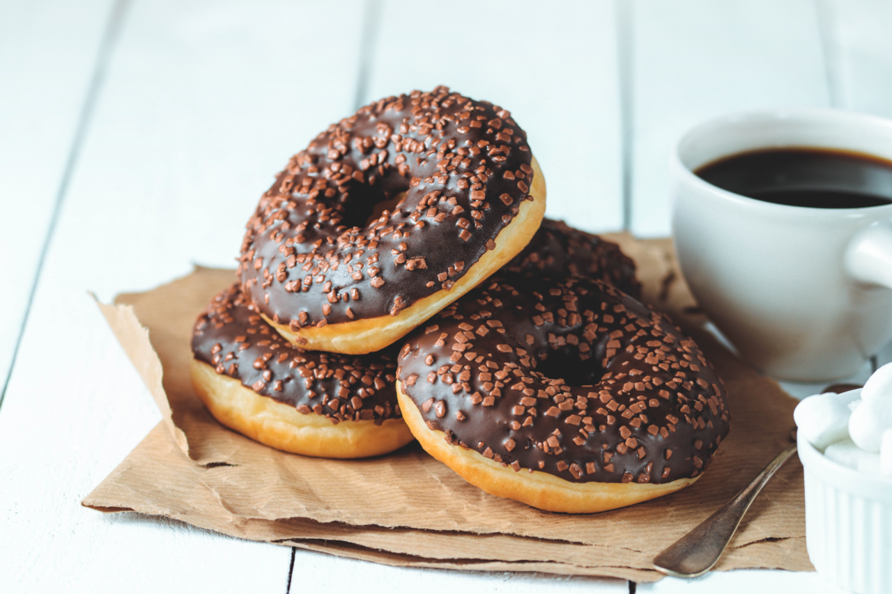 Donuts perfeitos em casa o segredo da massa fofinha e coberturas irresistíveis