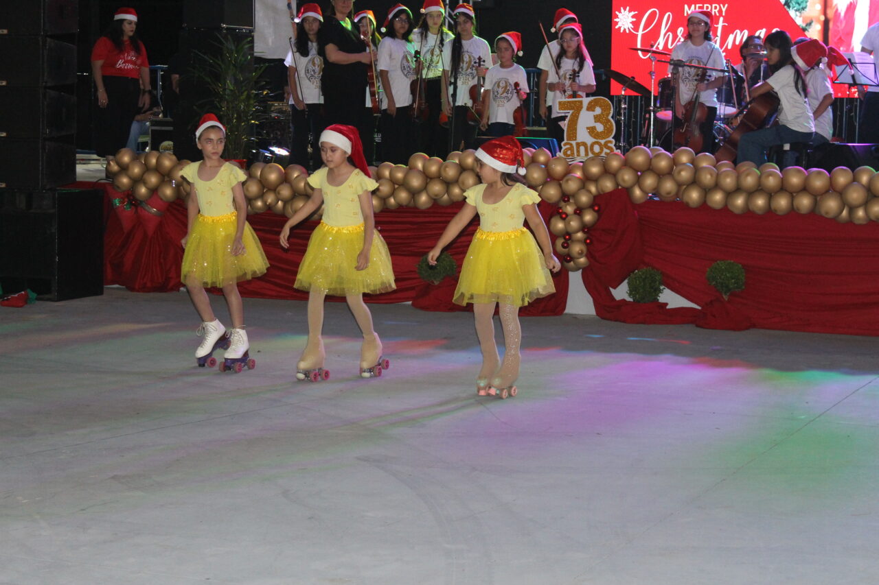 Barracão celebra 73 anos na Praça Clevelândia com acendimento das luzes de Natal 51 IMG 6584