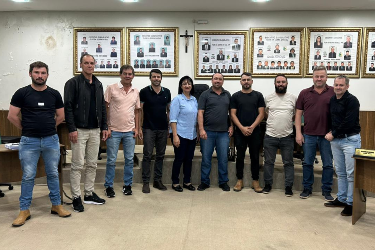 Junior Berno é eleito presidente da Câmara de Flor da Serra do Sul para 2026 4 crys 10 3