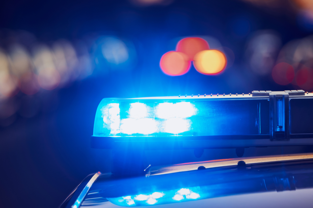 Policial militar é preso em Alagoas suspeito de matar enfermeiro dentro de um motel; investigação aponta monitoramento clandestino da esposa.