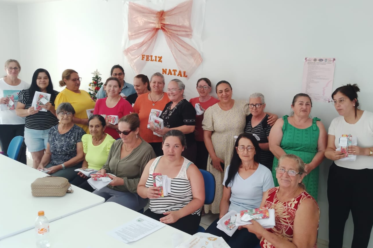 Encontro de encerramento do PAIF Mulher reúne participantes no CRAS Centro e promove palestra sobre ervas medicinais, bem-estar e saúde no cotidiano