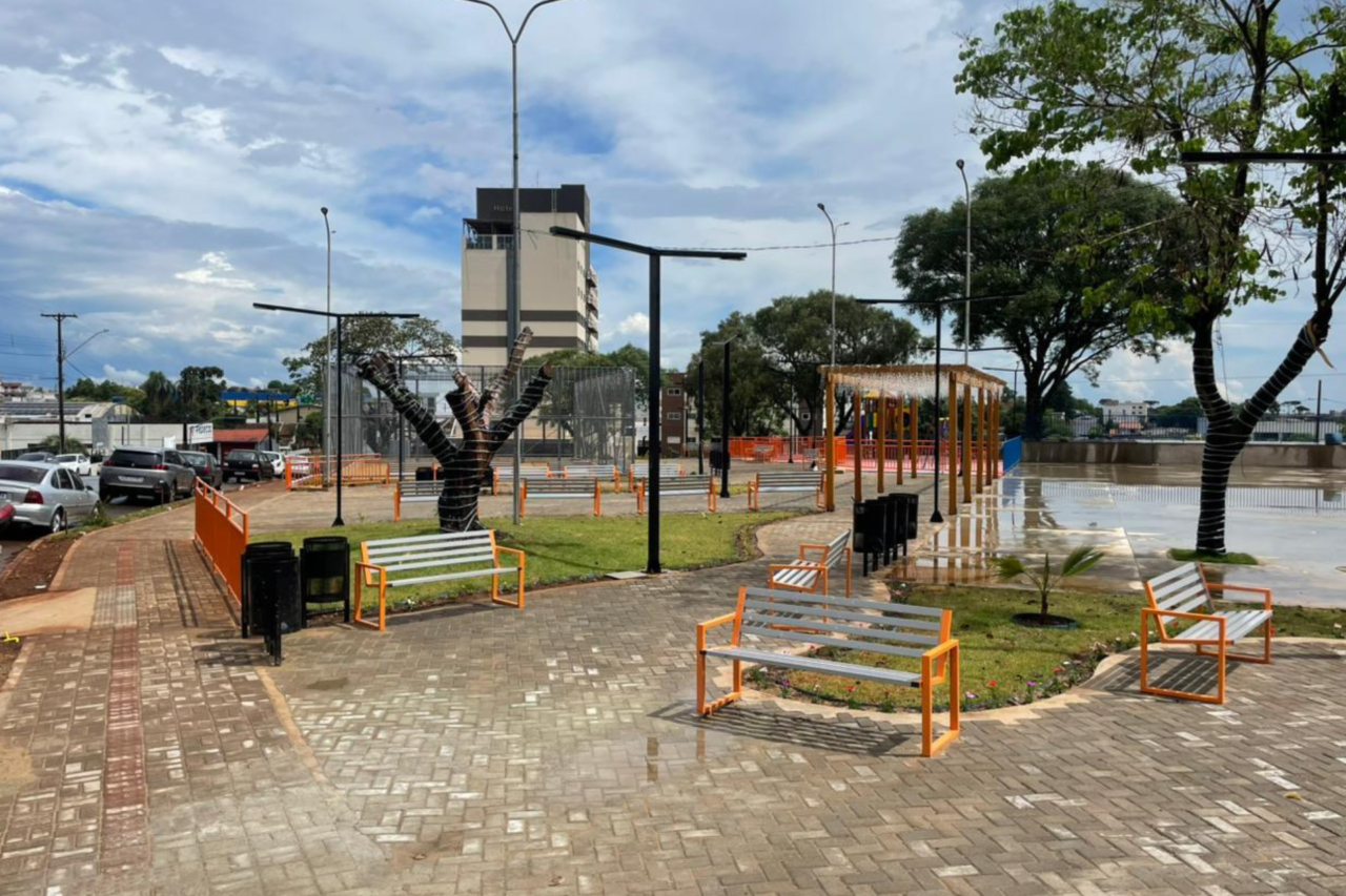 As melhorias realizadas na Praça Clevelândia, que foi completamente revitalizada, devem ser inauguradas durante as festividades de final de ano