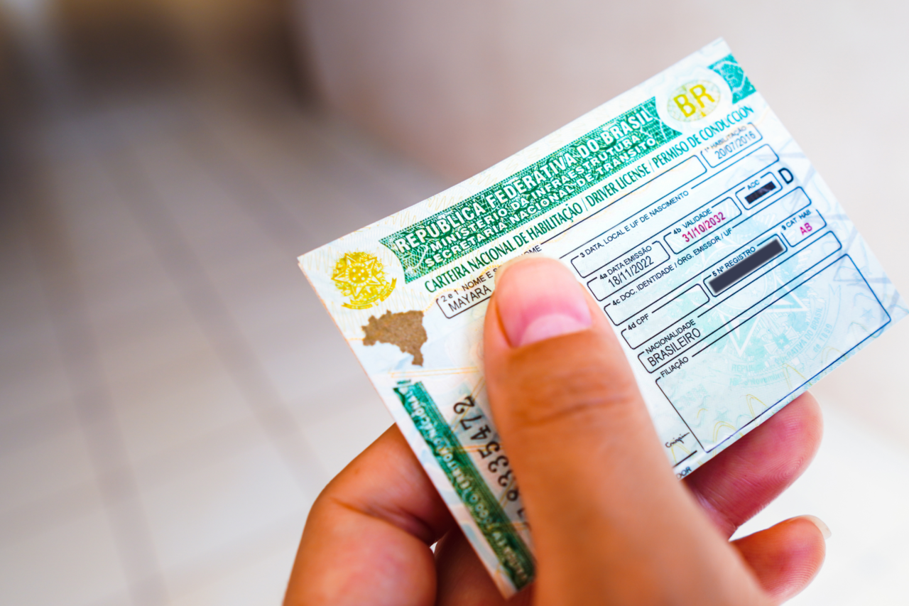 Renovação automática da CNH para "bons condutores" não valerá para quem tem acima de 70 anos 12 Medida provisória prevê renovação gratuita da CNH para bons condutores, mas impõe restrições por idade e critérios médicos