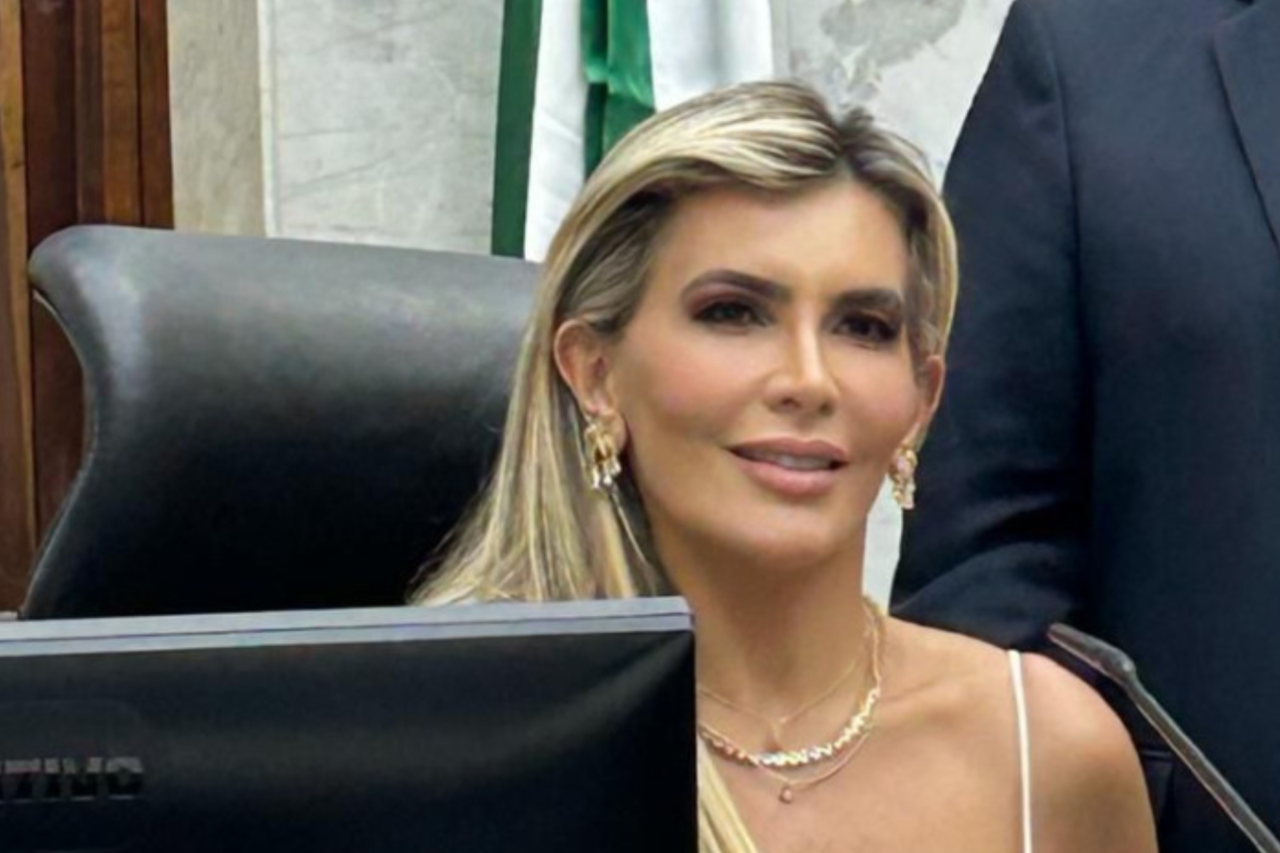 Projeto propõe Selo “Cidade Amiga da Pessoa Autista” para municípios do Paraná 13 Selo Cidade Amiga da Pessoa Autista: proposta na Assembleia Legislativa do Paraná cria certificação para municípios que adotarem ações de inclusão e acessibilidade sensorial para pessoas com TEA.