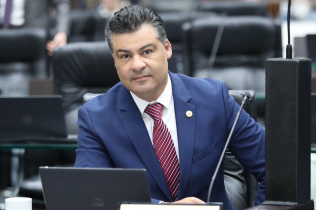 Deputado Marcelo Rangel apresenta projeto que proíbe condenados por maus-tratos a animais de exercer cargos públicos no Paraná por cinco anos após o cumprimento da pena.