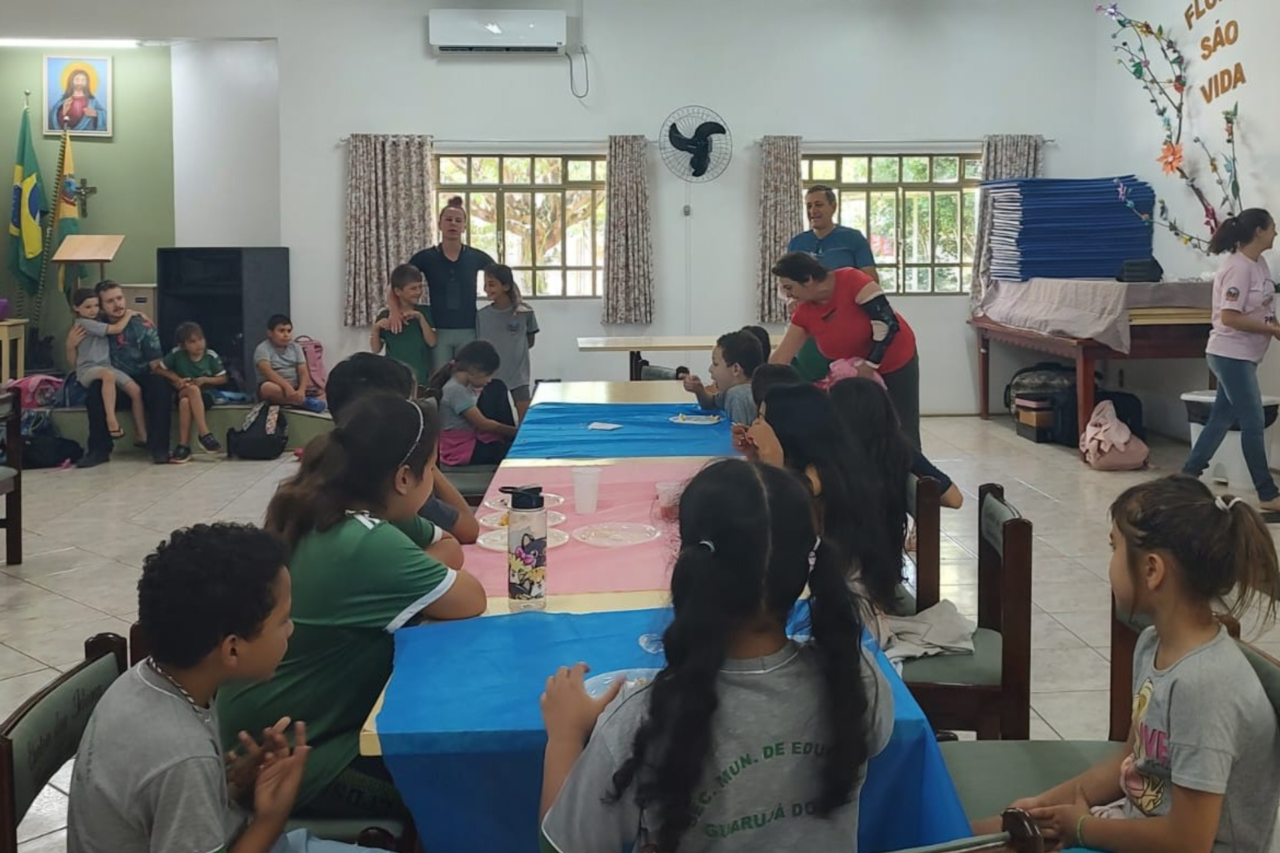 Guarujá do Sul promove confraternização de fim de ano do CRAS 4 Evento reúne integração, atividades lúdicas e entrega de presentes no Centro dos Idosos