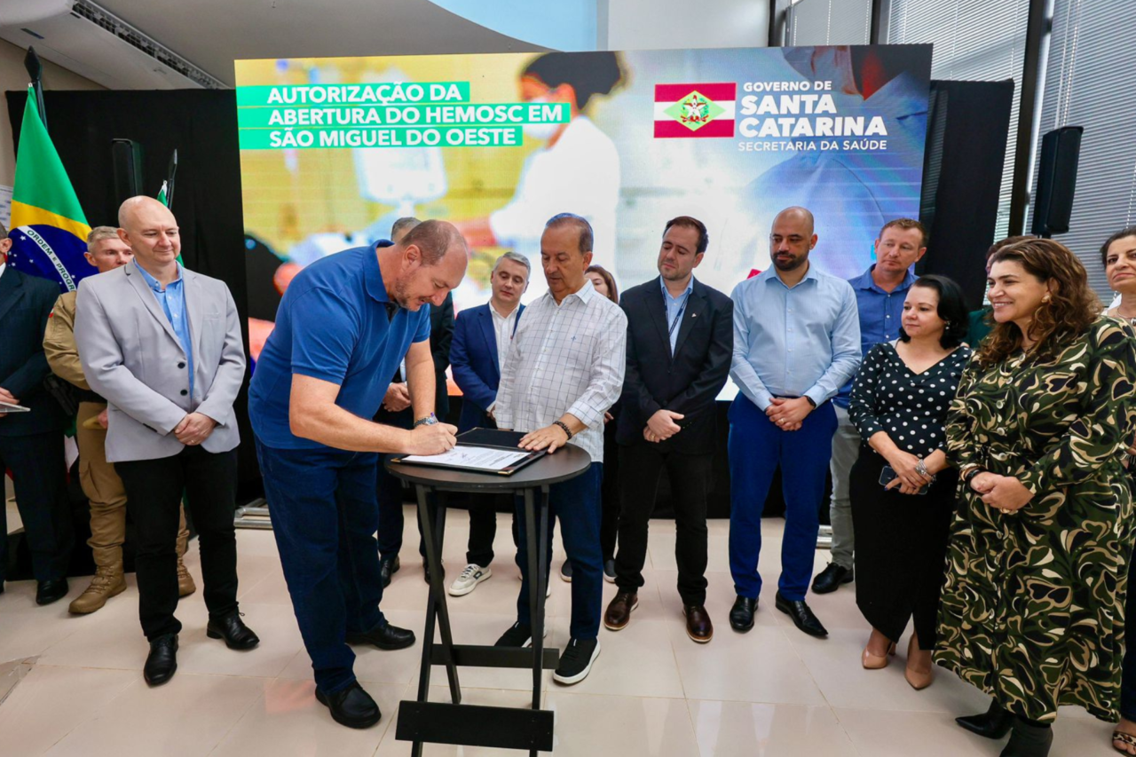 Mauro De Nadal celebra confirmação da ampliação do Hospital Regional e implantação do Hemosc em São Miguel do Oeste 4 crys 81 1