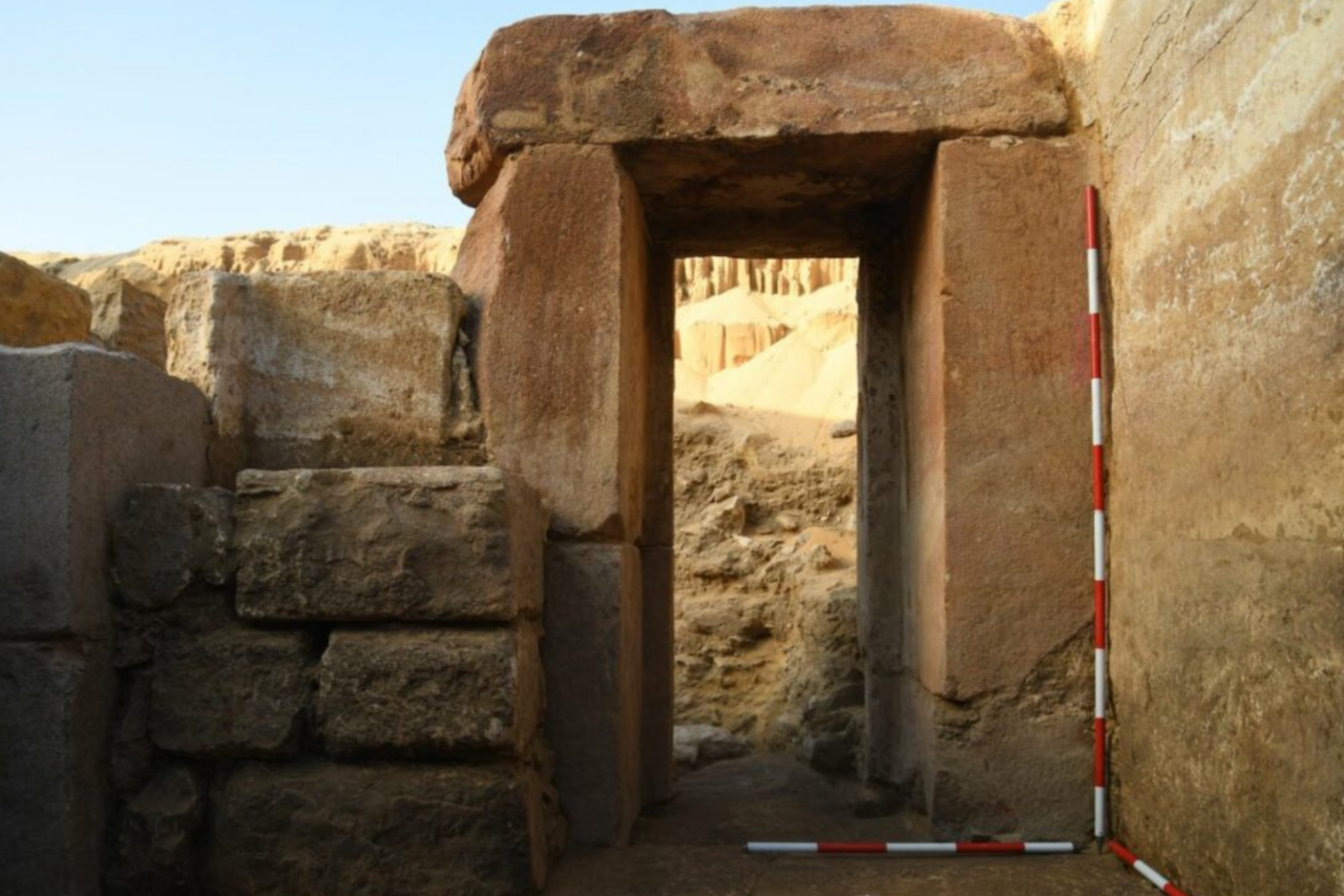 Templo Solar de 4.400 anos é descoberto na Necrópole do Antigo Império 3 Templo Solar de 4.400 anos é descoberto na Necrópole do Antigo Império