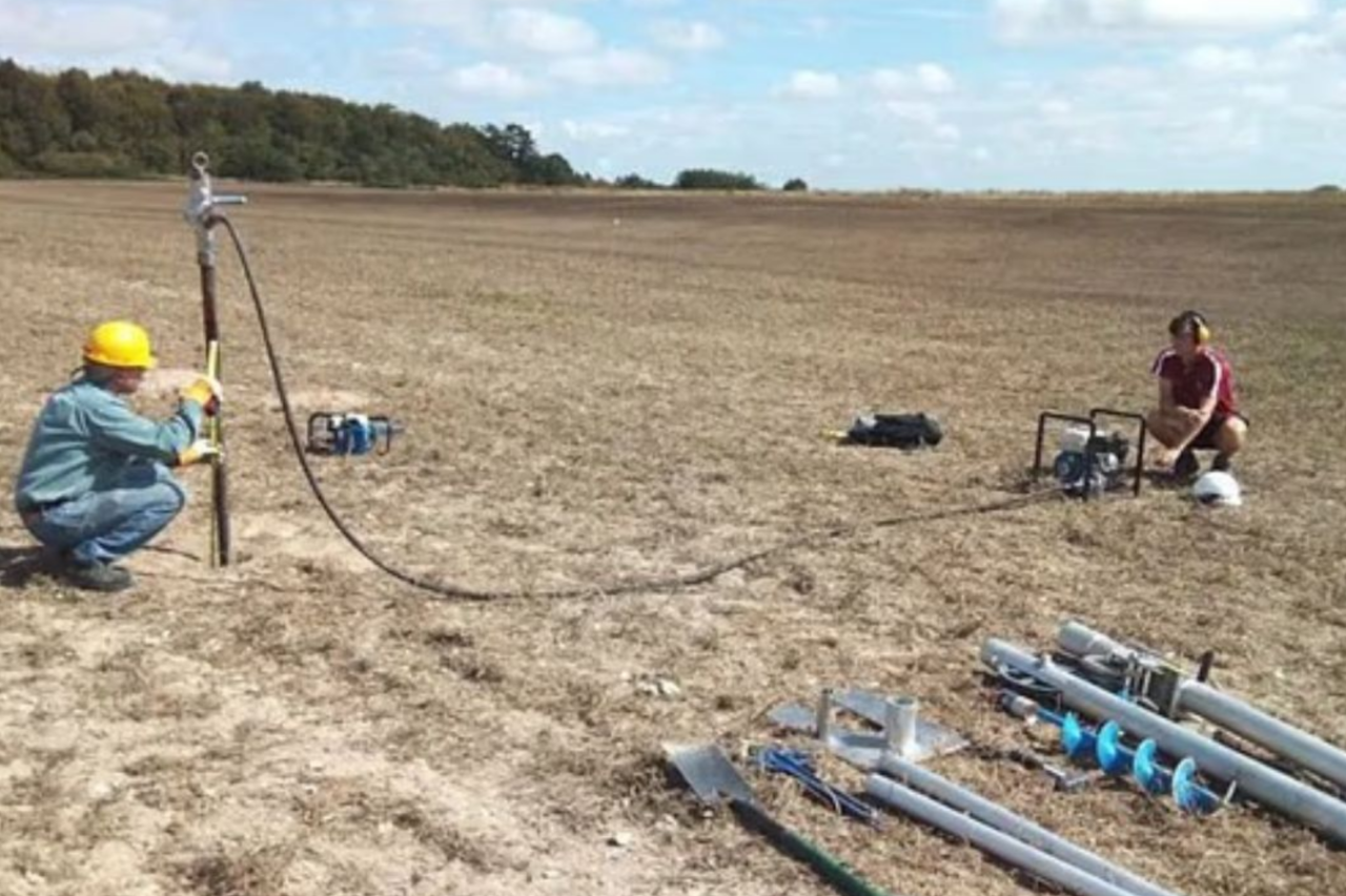 Poços subterrâneos recém-descobertos revelam novo nível de complexidade em Stonehenge