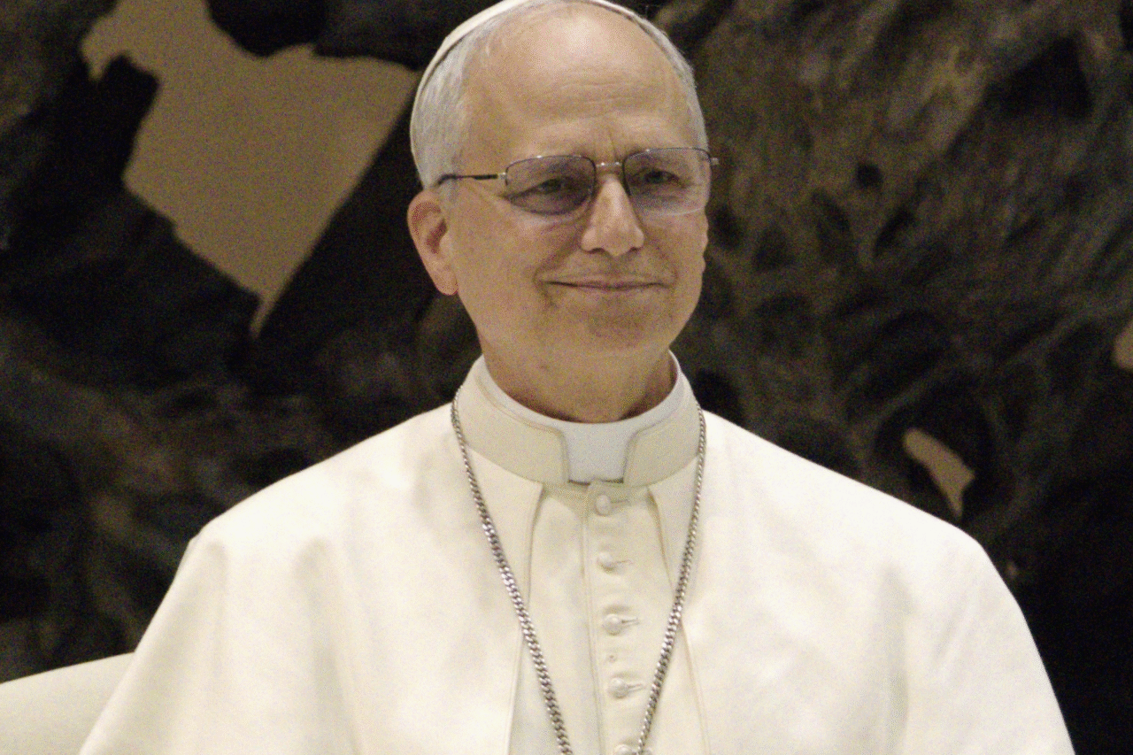 Papa Leão 14 visita Mesquita Azul sem realizar oração e surpreende Vaticano e fiéis