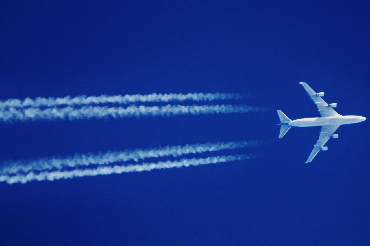 Rastros de aviões podem aquecer o planeta tanto quanto o CO₂, aponta novo estudo 3 Rastros de aviões podem aquecer o planeta tanto quanto o CO₂, aponta novo estudo