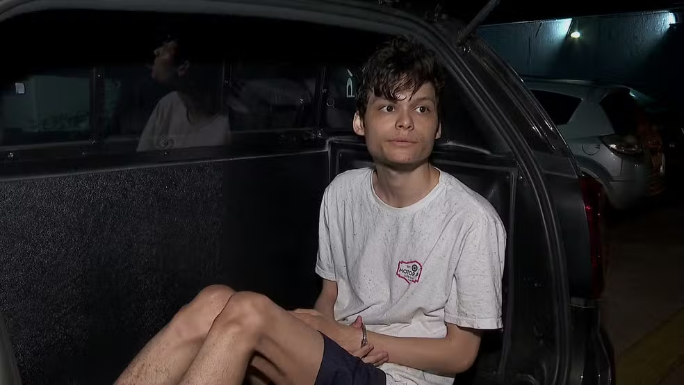 O padrasto admitiu o erro, mas negou que tenha cometido abusos sexuais. Já a mãe teria afirmado ter fetiche nesse tipo de abuso