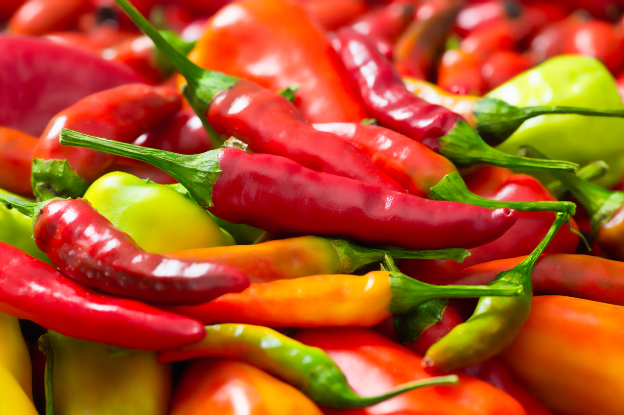 Dia da Comida Apimentada: a história, os benefícios e as curiosidades por trás do sabor que provoca e conquista