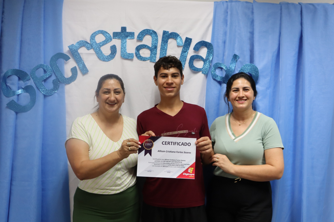 Alunos concluem cursos de Informática e Secretariado em parceria com o CRAS 5 Heloisa L 5 1