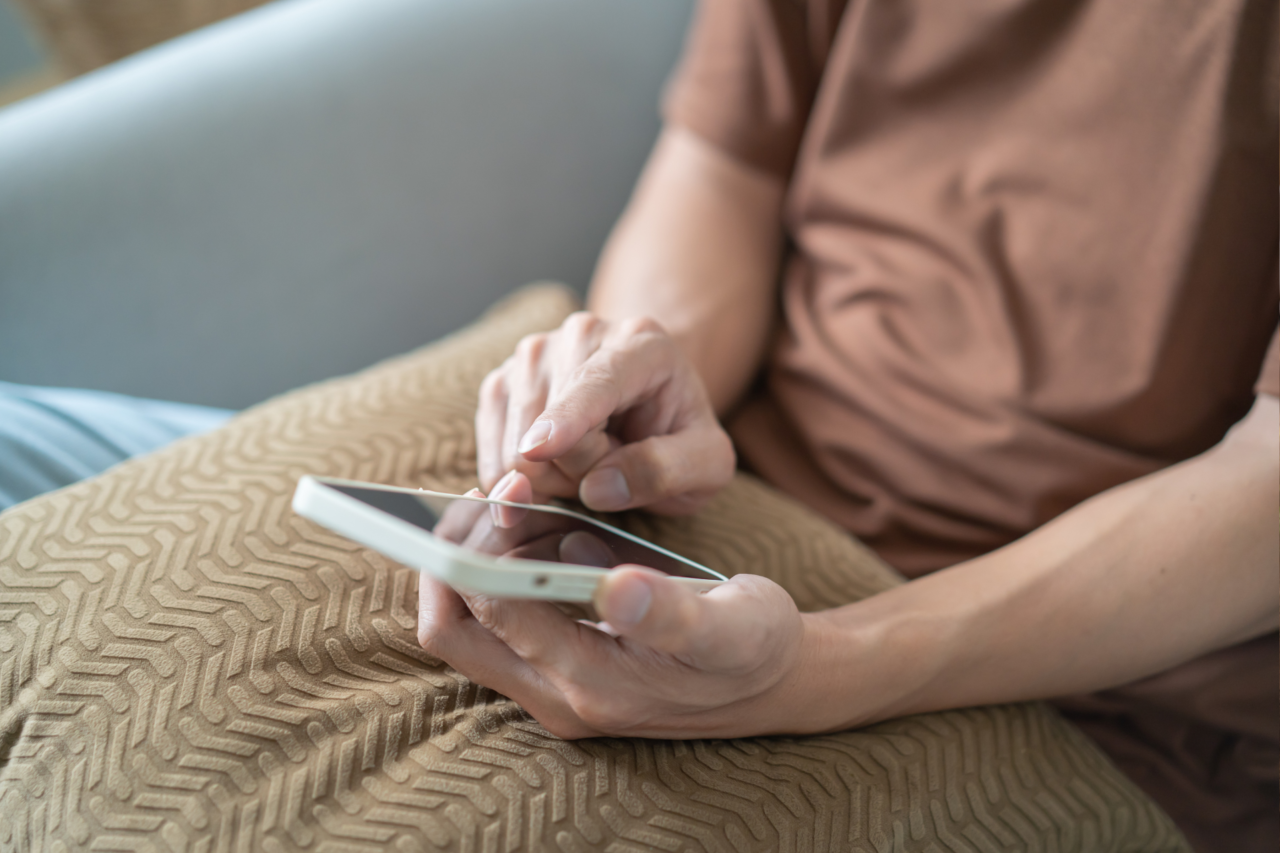 Você é dependente do celular? Três estratégias para reduzir o impacto da tecnologia no dia a dia 23 Heloisa L 7