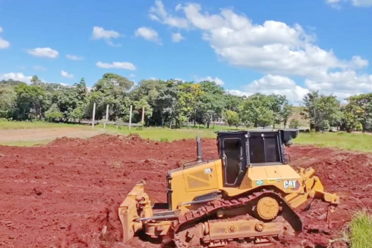 Iniciadas as obras de terraplanagem para construção da Super Creche em Pranchita 4 Iniciadas as obras de terraplanagem para construção da Super Creche em Pranchita