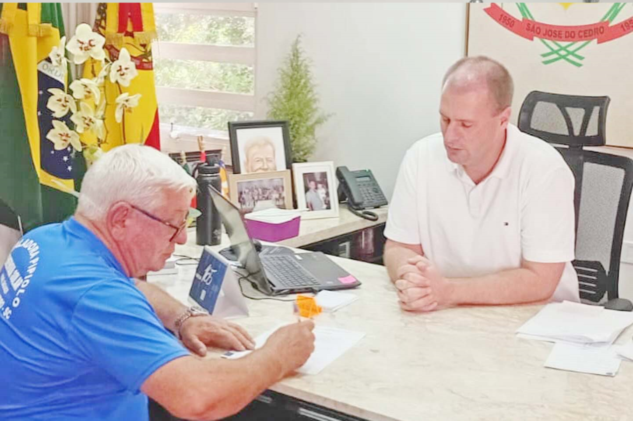 Prefeito autoriza início das obras de iluminação no Lago de São José do Cedro 9 Heloisa L 91 2